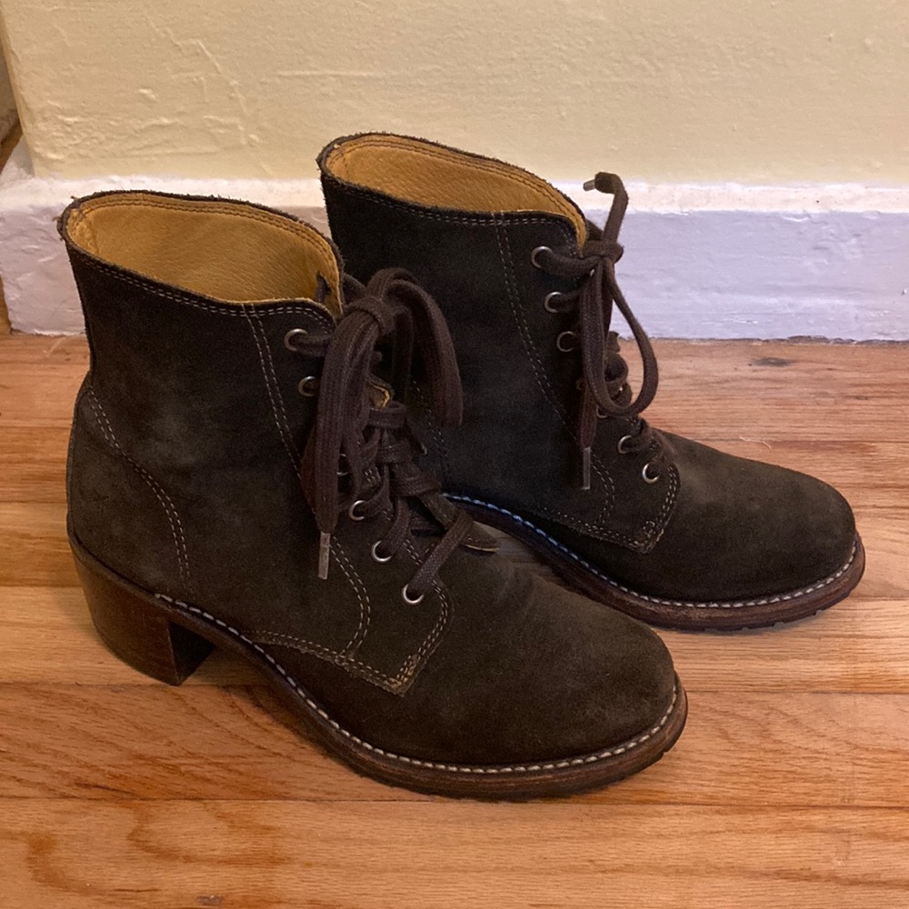 Frye Sabrina 6G green suede dark heeled boots booties lace up